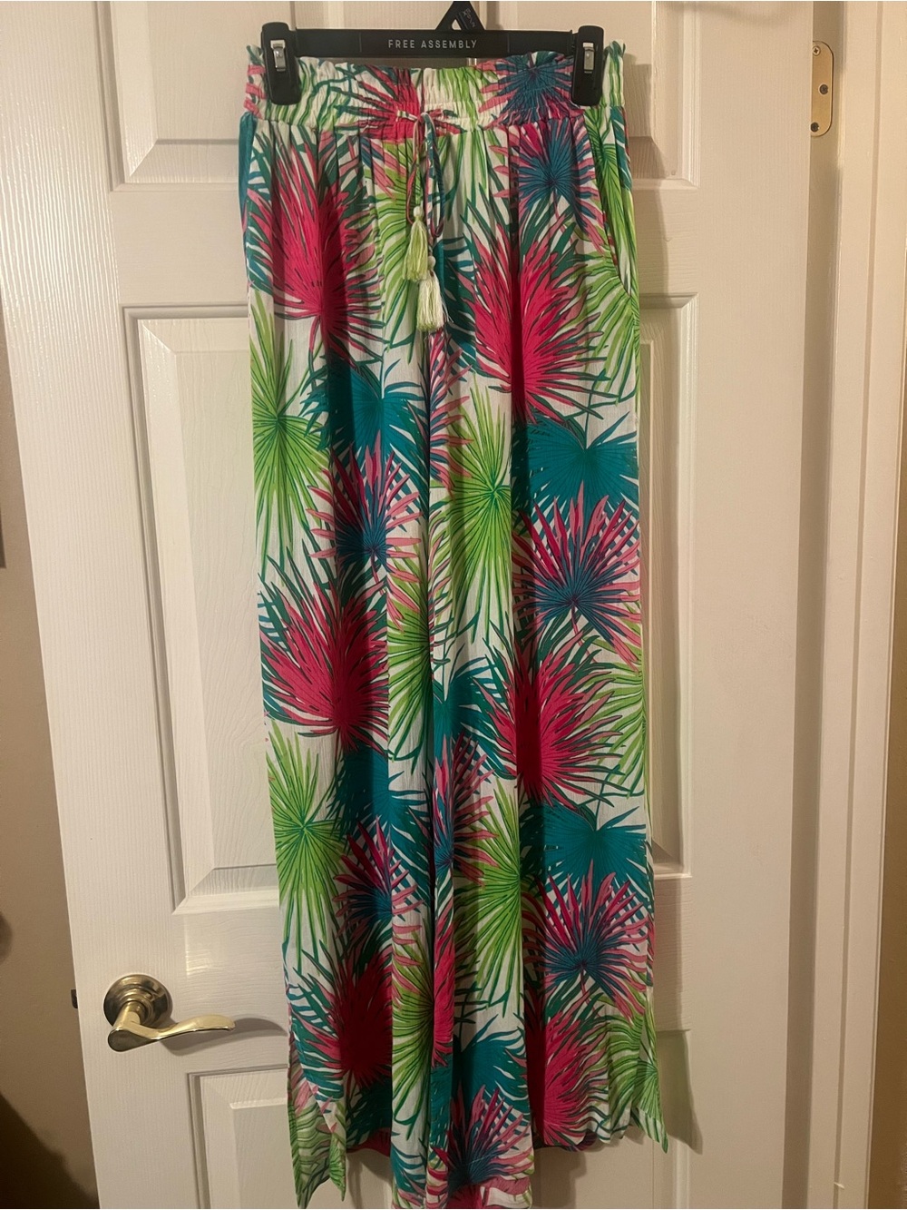 NWOT Rose & Olive Tropical Pink and Green Summer Wide Leg Rayon Pants Small